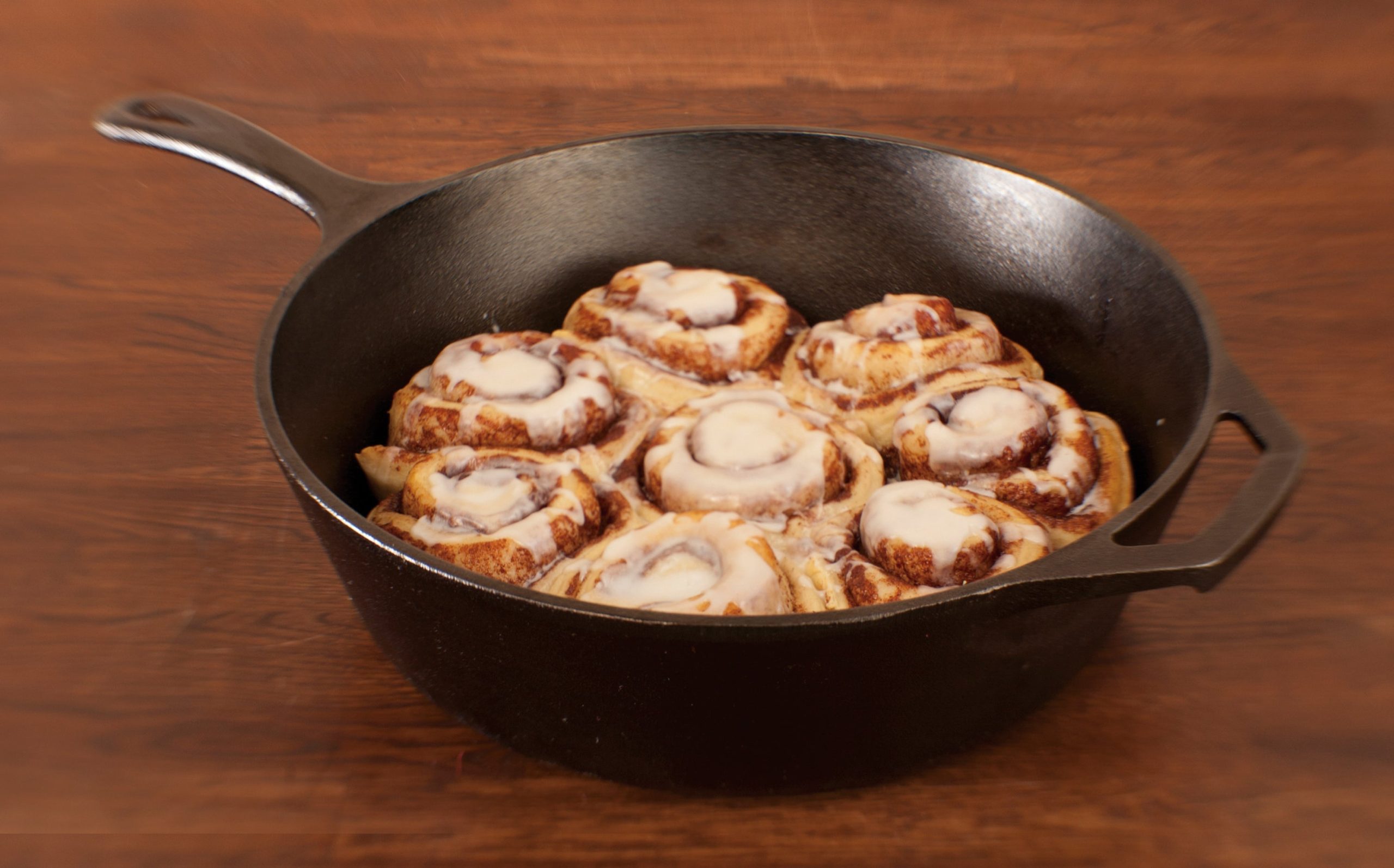 Lodge Heritage Cast Iron Deep Skillet - Image 2