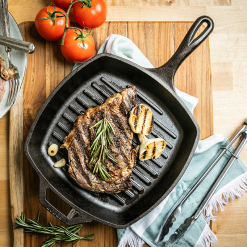 Alternative view of Lodge Heritage 10.5 Inch Square Cast Iron Grill Pan
