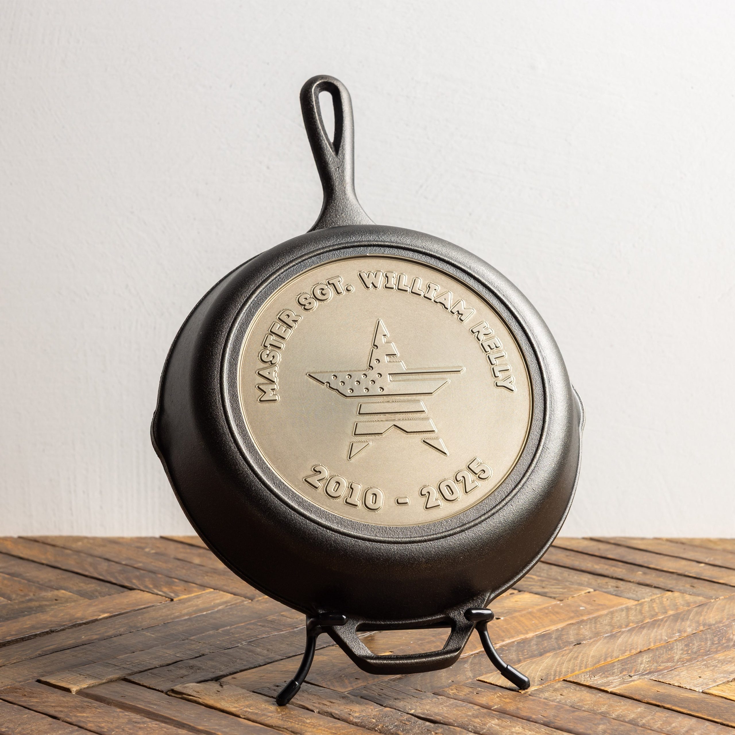 Lodge Heritage Custom Engraved Honor Skillet - Image 4