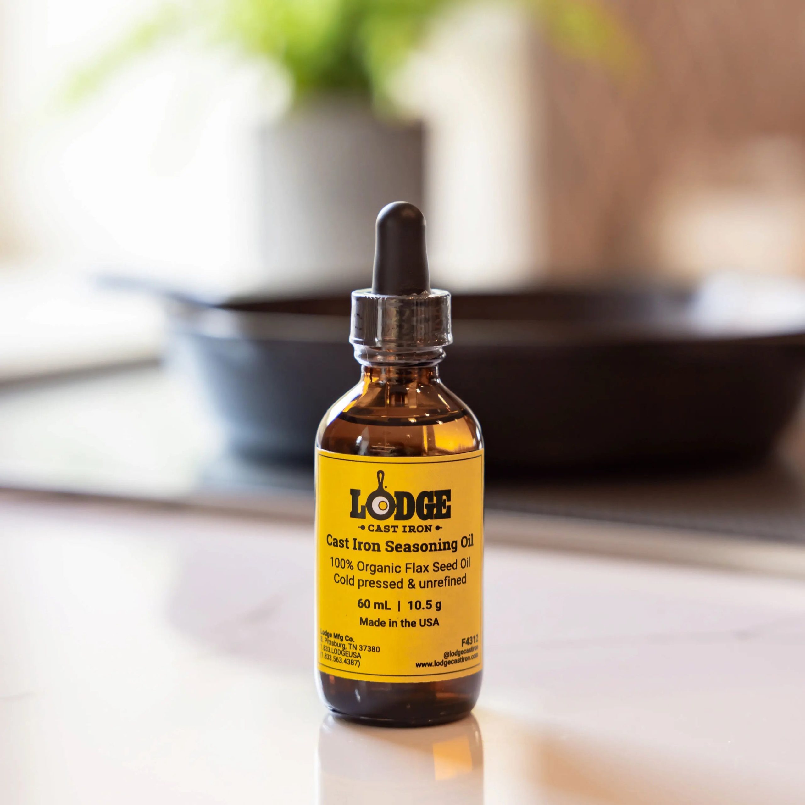 Lodge Heritage Custom Skillet Seasoning Oil - Image 2