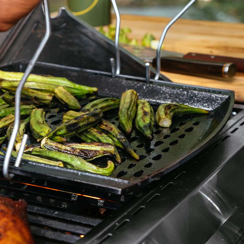 Lodge Heritage 15 x 12 Inch Seasoned Cast Iron Grill Topper - Image 4