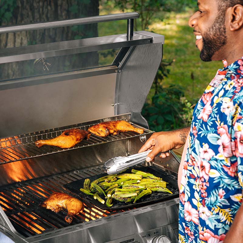 Lodge Heritage 15 x 12 Inch Seasoned Cast Iron Grill Topper - Image 3