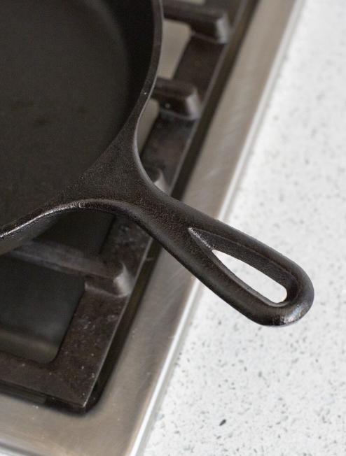 Lodge Heritage Classic Cast Iron Skillets - Image 81
