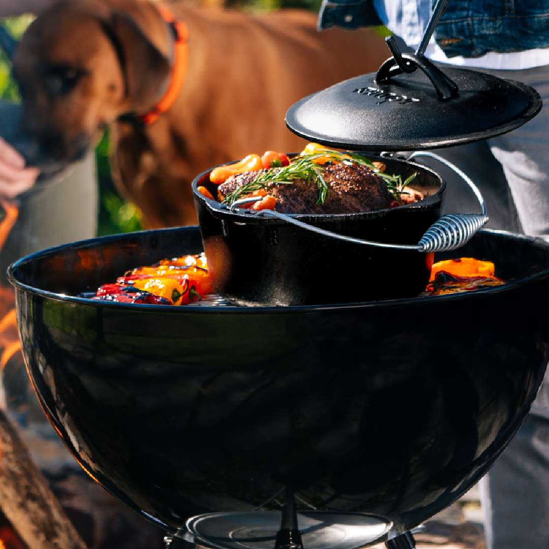 Lodge Heritage Dutch Oven with Bail Handle - Image 9