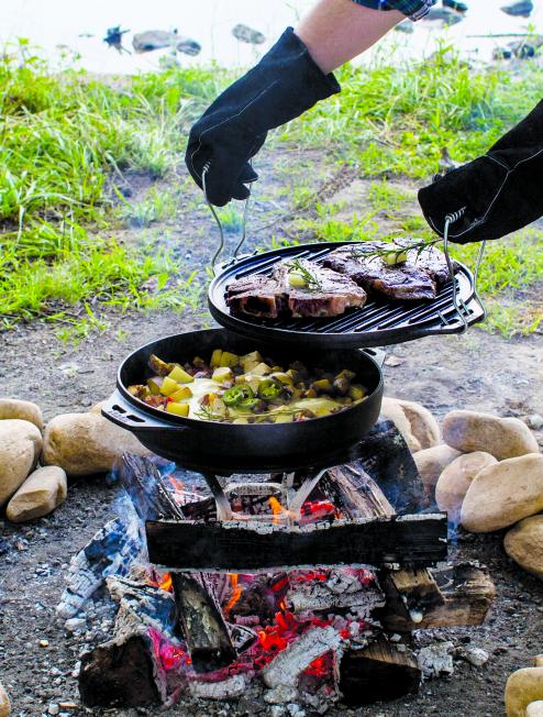 Lodge Heritage 14 Inch Cast Iron Cook-It-All - Image 2