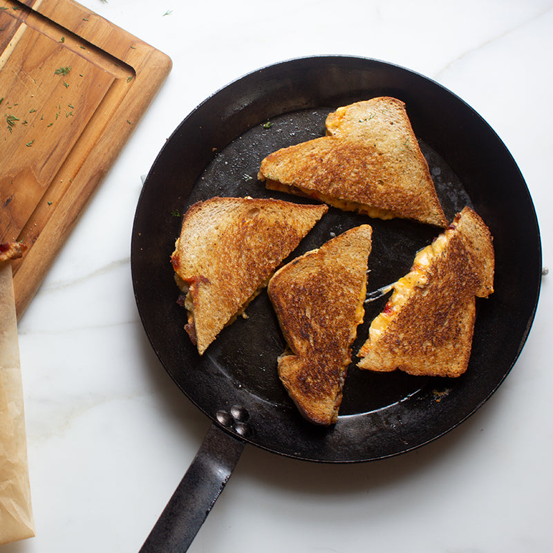 Lodge Heritage Carbon Steel Skillet - Image 9