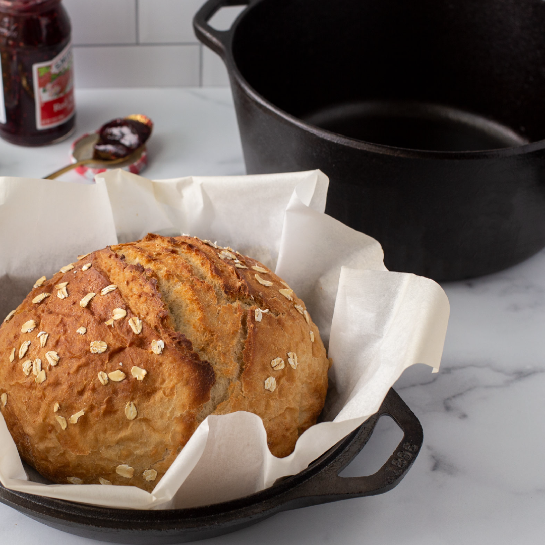 Lodge Heritage 5 Quart Cast Iron Double Dutch Oven - Image 5