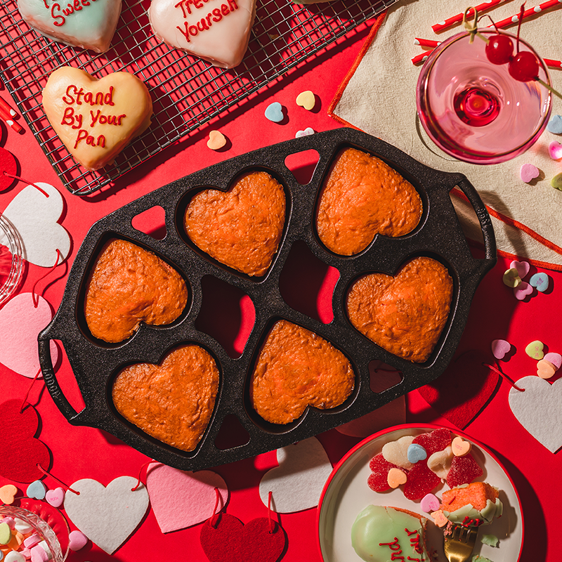 Lodge Heritage Seasoned Cast Iron Heart Mini Cake Pan - Image 4
