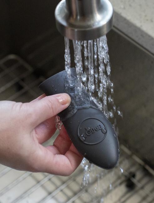 Lodge Heritage Mini Silicone Handle Holder - Image 7