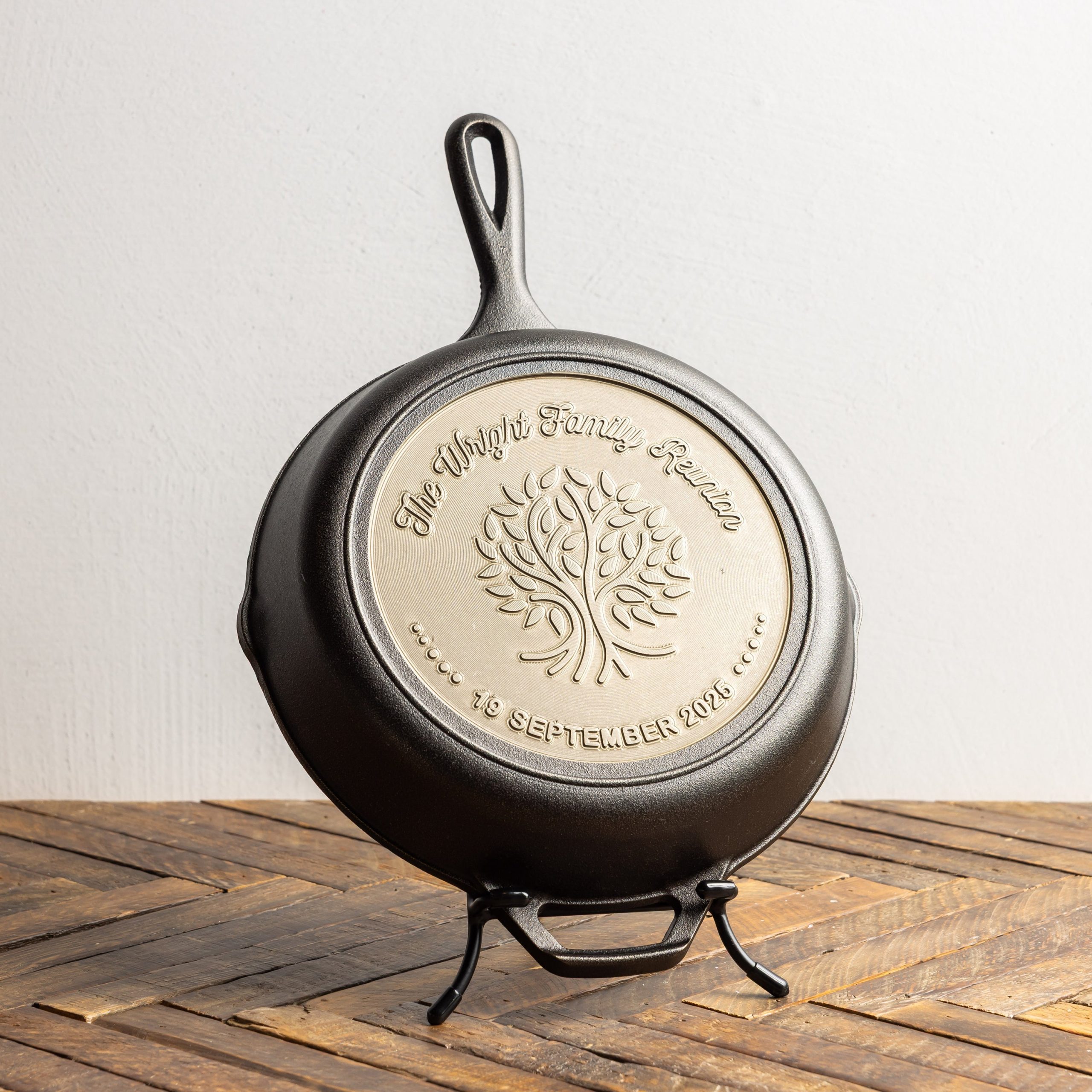 Lodge Heritage Custom Engraved Tree Skillet - Image 4