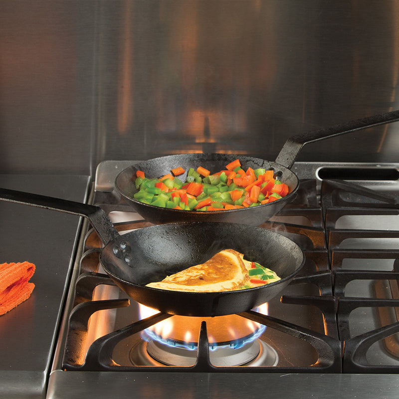 Lodge Heritage Carbon Steel Skillet - Image 2