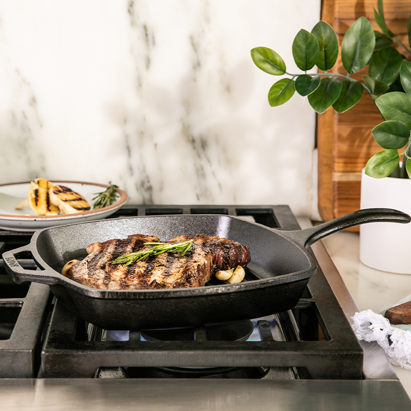Lodge Heritage 10.5 Inch Square Cast Iron Grill Pan - Image 8