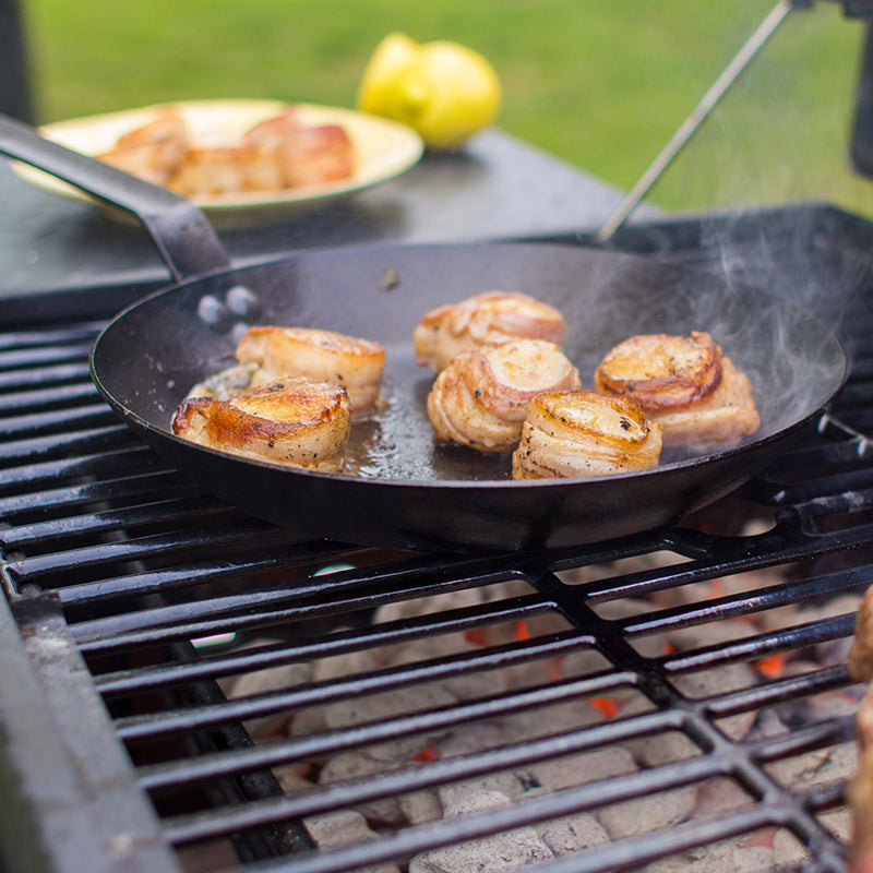 Lodge Heritage Carbon Steel Skillet - Image 21