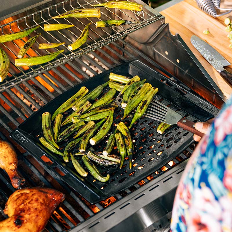 Lodge Heritage 15 x 12 Inch Seasoned Cast Iron Grill Topper - Image 6
